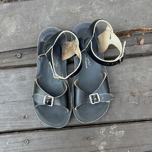 Sun San Salt Water Surfer black leather kids sandals (see measurements)
